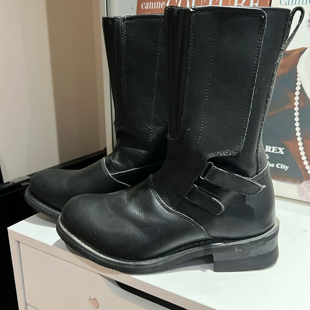 Motorcycle boots, oil resistant genuine leather with Velcro closures